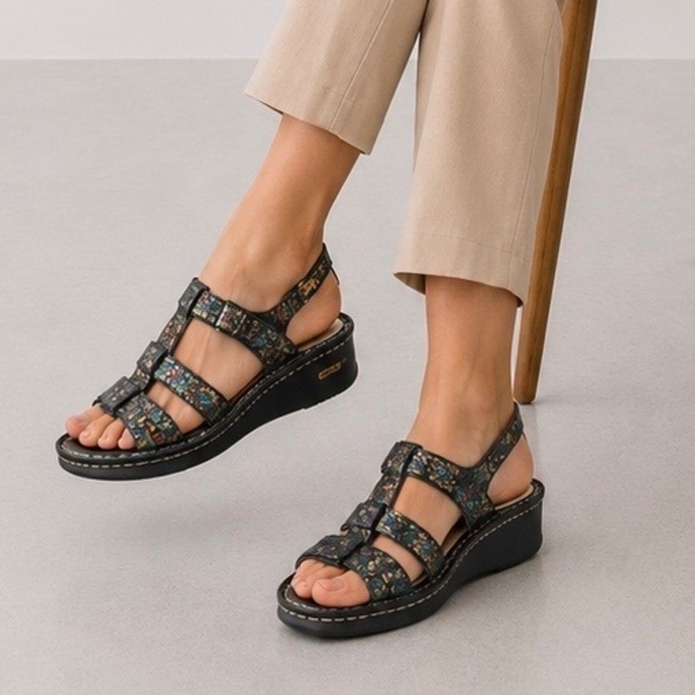 Alegria Kleo Black Multi‎ Iridescent Snakeskin Leather Wedge Sandals Womens 7.5